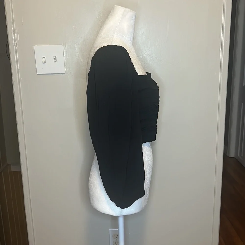 Aritzia Wilfred Lolita Smocked Cropped Blouse in Black NWT Size Medium